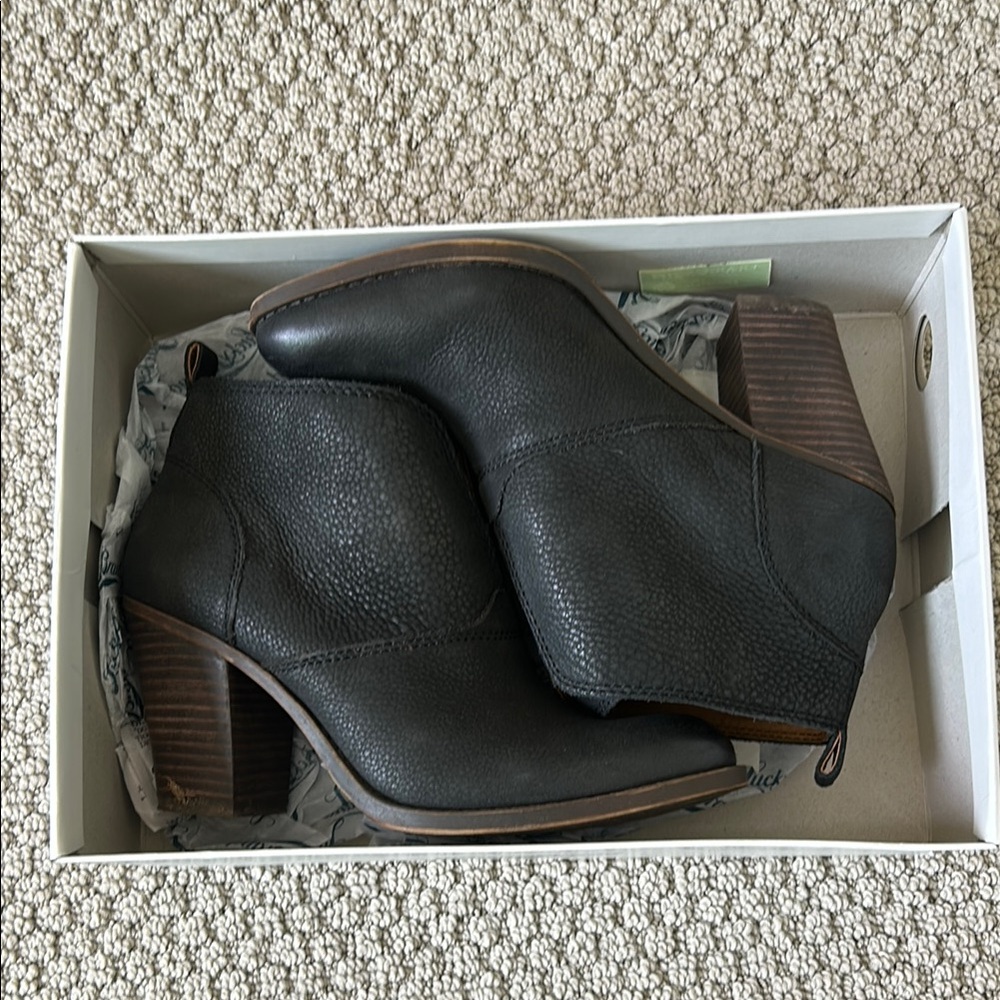 Lucky Brand Black Leather Ankle Boots